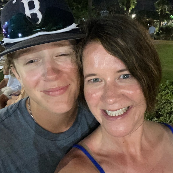 Meet your Posh Ambassador, Hallie - Picture 3 of 6